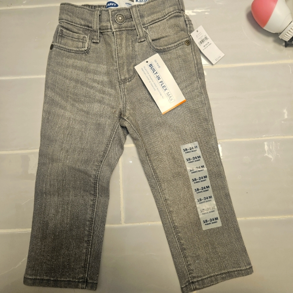 NWT Old Navy Karate Skinny Jeans
